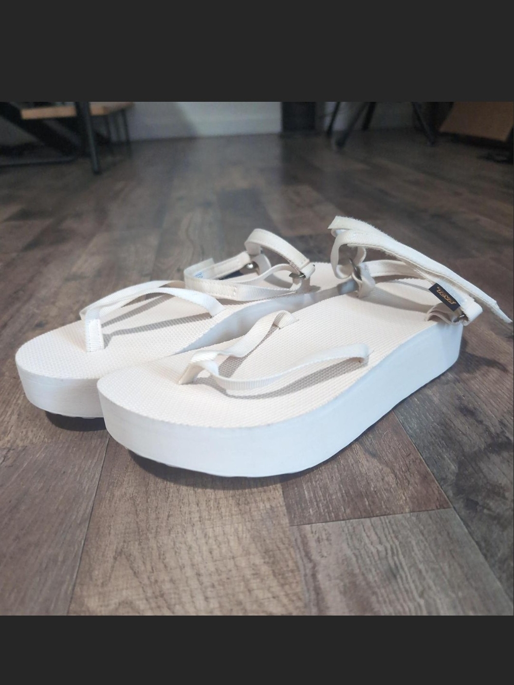 Nwot Platform White Strappy Tevas